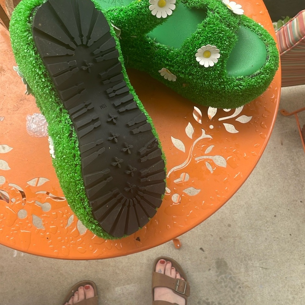 dELiA*s Green Daisy Platform Shoes - Picture 4 of 4